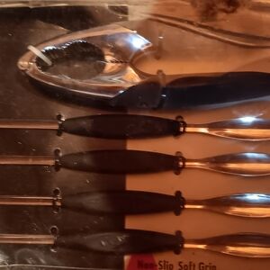Silver and Black Kitchen Tool Set